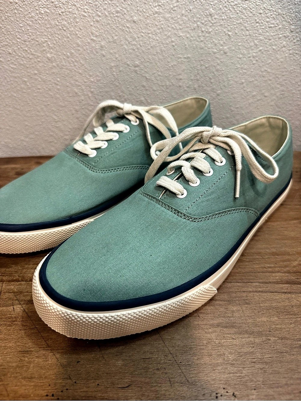 Sperry Top-Sider Men’s 10 Seafoam Green Canvas Sneakers Authentic Original NWOT